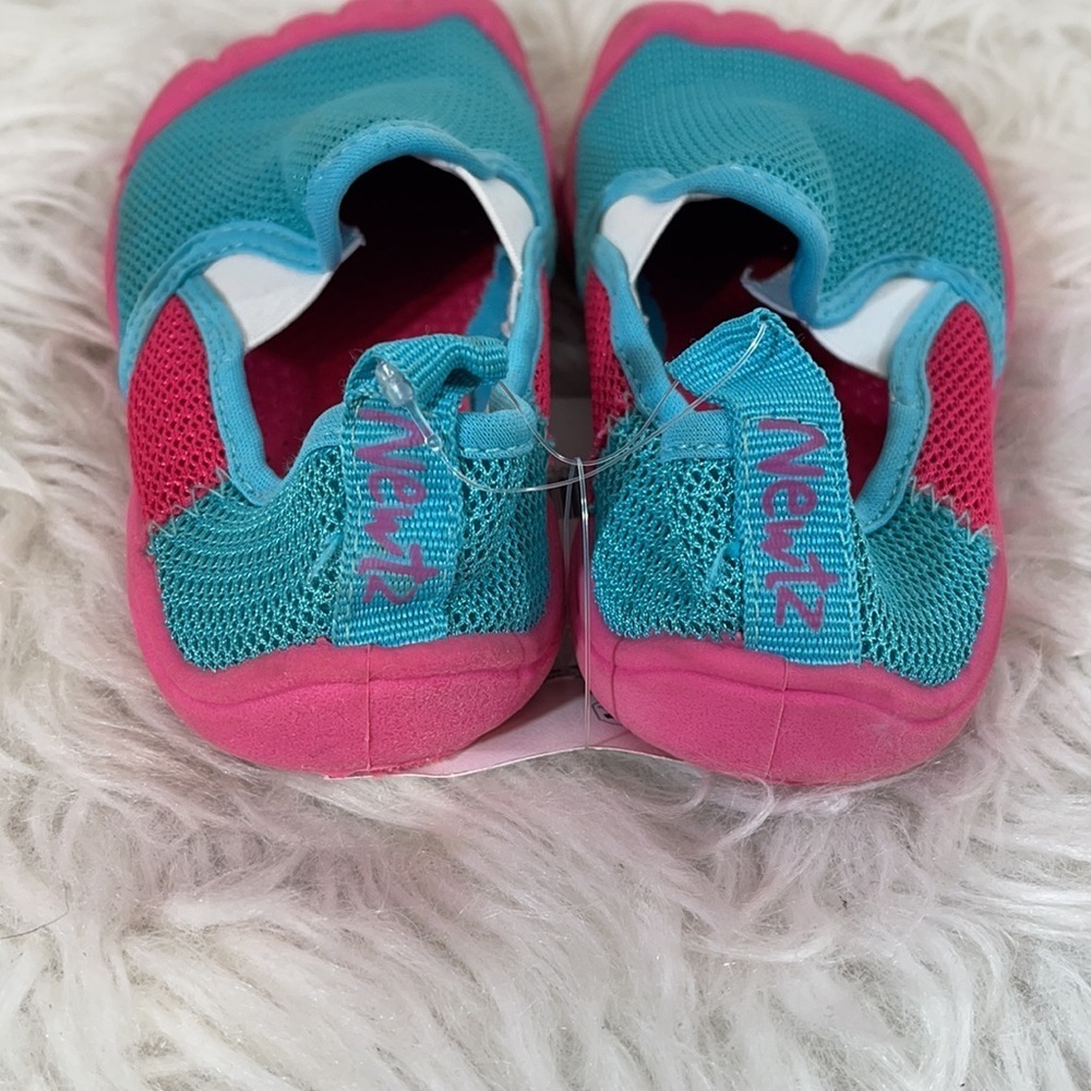 NEWTZ -Youth Girls Water Shoes Size 11/12 - Picture 3 of 6